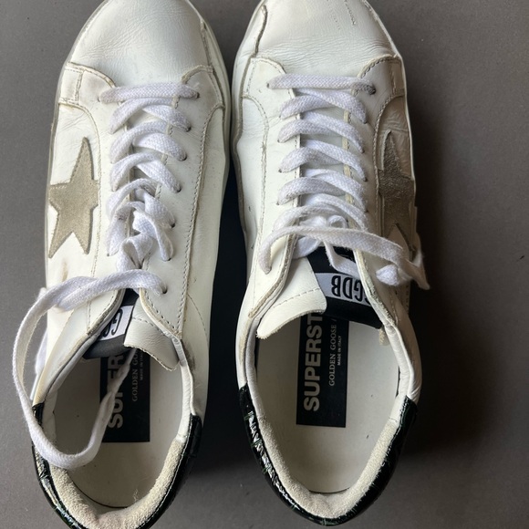 Golden Goose Superstar sneakers. Size 8 - Picture 7 of 9
